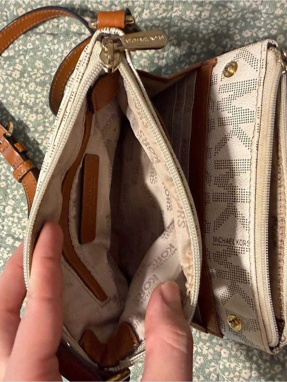 Michael Kors compact michael